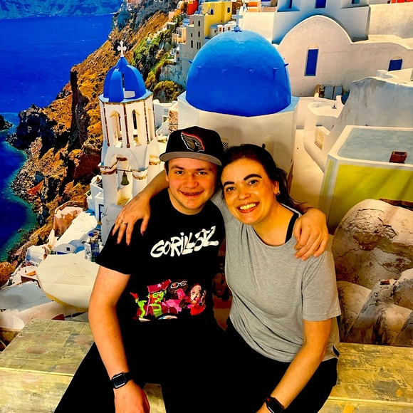 Meet your Posher, Halie - Picture 1 of 3